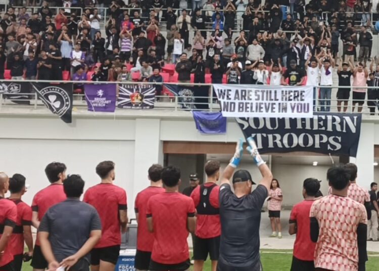 Ratusan Suporter Datangi Latihan Persik Kediri Jelang Derby Kontra Arema FC