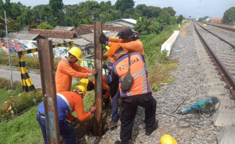 Keselamatan Jadi Prioritas, KAI Daop 7 Madiun Tutup 15 Perlintasan Liar
