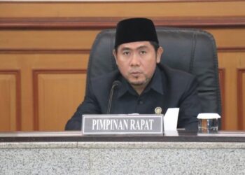 Cuaca Buruk Hentikan Pelayaran ke Bawean, Harga Pangan Naik dan Layanan Kesehatan Terganggu