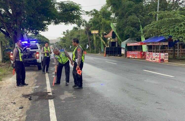 Motor Tabrak Truk Parkir di Tuban, Ibu Rumah Tangga Tewas di TKP