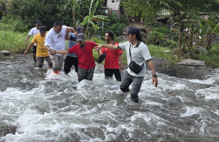 Banjir Bandang Rusak Infrastruktur, Ribuan Warga Situbondo Terisolasi