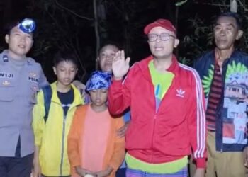 Polres Gresik Evakuasi Empat Wisatawan Sidoarjo Tersesat di Hutan Pulau Bawean