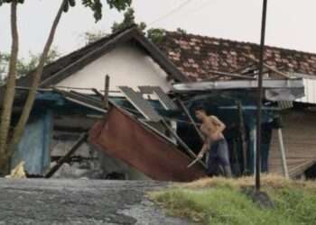 Diterjang Puting Beliung, Puluhan Rumah Warga Desa Tegalrejo Tuban Rusak