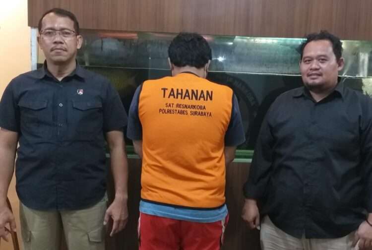 Dari Ruang Sidang ke Ruang Tahanan: Oknum Advokat Surabaya Terseret Kasus Ganja