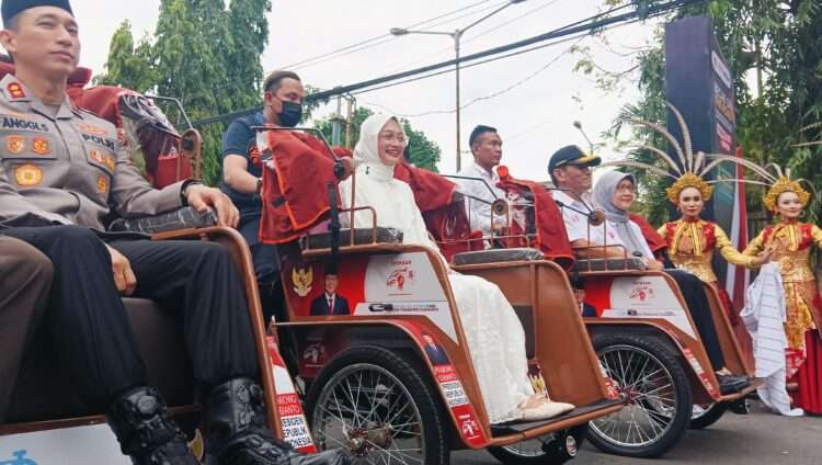Tak Lagi Mengayuh, Ratusan Tukang Becak Kediri Sambut Era Listrik
