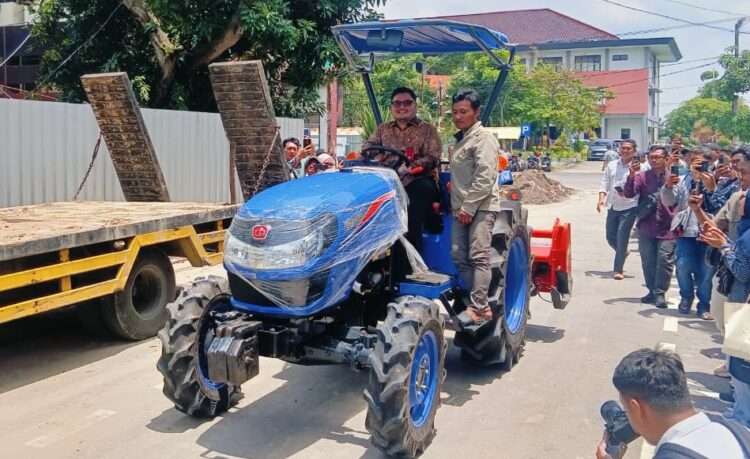 Pemkab Kediri Swasembada Pangan, Petani Dapat 72 Alsintan dan 70 Ton Benih Padi