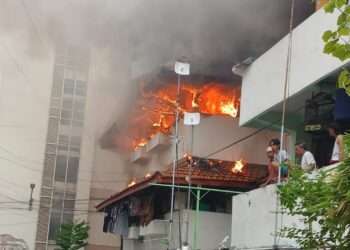 Diduga Korsleting Listrik, 4 Kamar Rusunawa Sombo Surabaya Hangus Terbakar