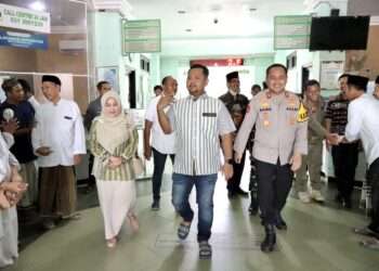 Bupati Gresik dan Forkopimda Jenguk Korban Pembacokan Bentrok Dua Desa di Panceng