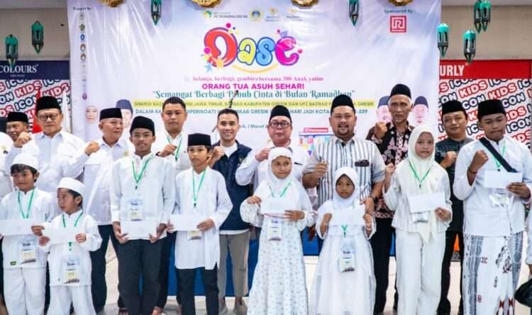 Program OASE Bikin Ratusan Anak Yatim Sumringah, Bupati Gresik Dampingi Belanja Baju Lebaran