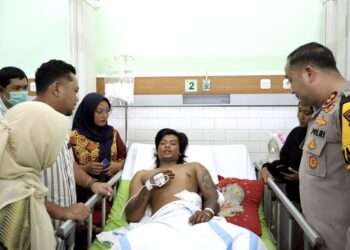 Bupati Gresik dan Forkopimda Jenguk Korban di RSUD dan Pastikan Situasi Panceng Kondusif