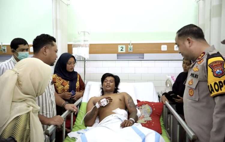 Bupati Gresik dan Forkopimda Jenguk Korban di RSUD dan Pastikan Situasi Panceng Kondusif