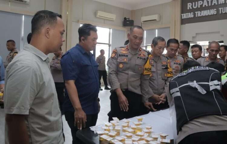 Perwira Polres Lamongan Jalani Tes Urine Mendadak, Hasilnya Negatif Narkoba
