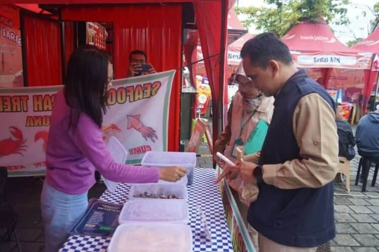 BPOM Temukan Kerupuk Berwarna Merah Muda yang Bisa Picu Kanker di Trenggalek