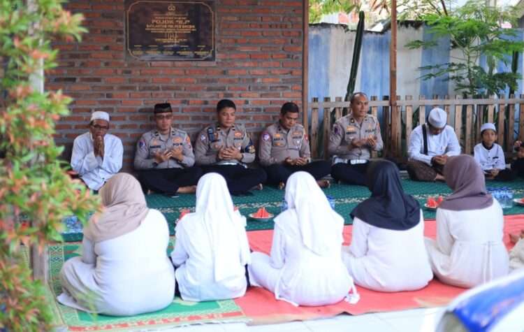 Ramadan Penuh Berkah, Satlantas Polres Gresik Santuni Anak Yatim
