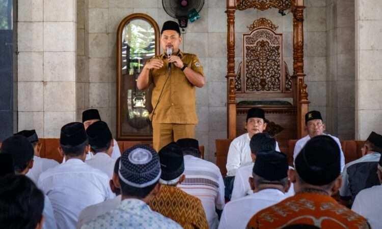 Bingkisan Lebaran Bupati untuk Penjaga Keamanan dan Petugas Kebersihan Seluruh UPT SMP Negeri se-Gresik