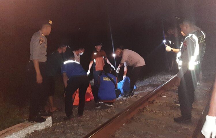 Pria Tanpa Identitas Tewas Tertabrak KA di Lamongan, Bawa Kantong Sembako