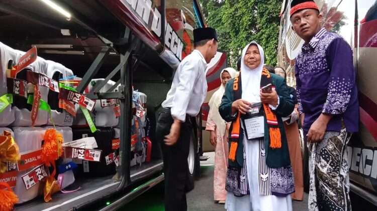 Ratusan Calon Jemaah Haji Trenggalek Siap Berangkat Meski Ketegangan AS-Iran Memanas