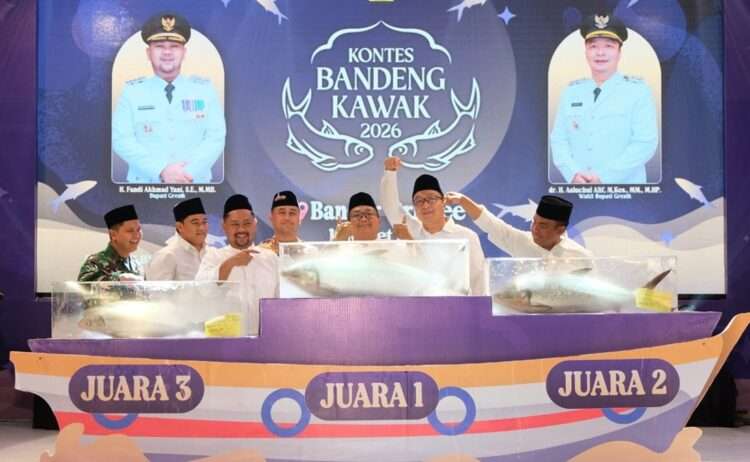 Pasar Bandeng Gresik 2026 Pecahkan Rekor: Bandeng Kawak 19 Kg Jadi Bintang Malam