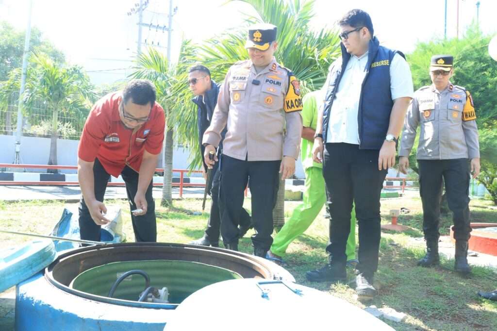 Pastikan stok dan Kualitas Aman Jelang Mudik, Polres Gresik Sidak SPBU
