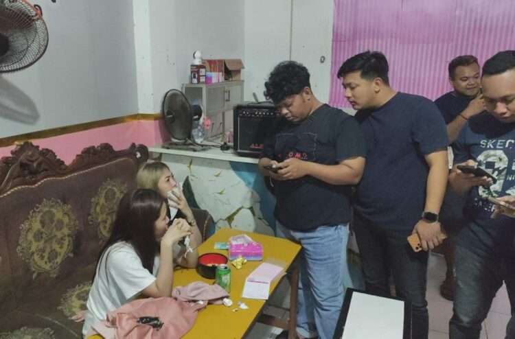 Polres Gresik Gerebek Karaoke, Diduga Jadi Tempat Peredaran Miras dan Prostitusi