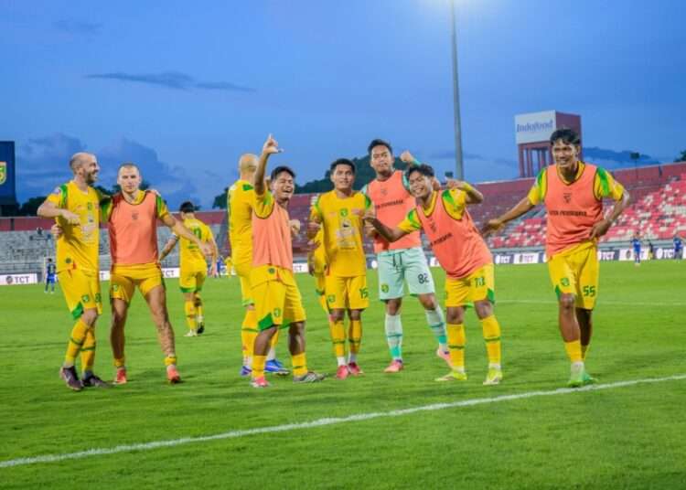 Persebaya Hantam Arema 4-0, Rivera Sumbang Dua Gol