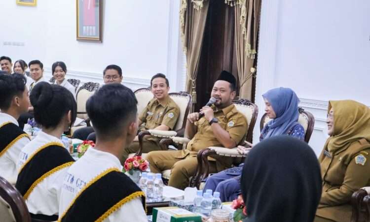 Beri Pembekalan Finalis Duta Genre, Bupati Gresik: Jadilah Teladan dan Inspirasi
