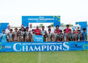 Ikuti FGT 2026, Ratusan Anak SSB di Gresik dapat Hadiah Sepatu Baru