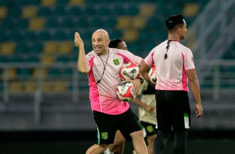 Tavares Waspada, Persebaya Diminta Tak Lengah Hadapi PSBS Biak