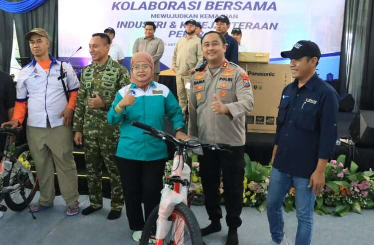 May Day Gresik Berlangsung Kondusif, Ribuan Buruh Hadiri Tasyakuran di Gejos