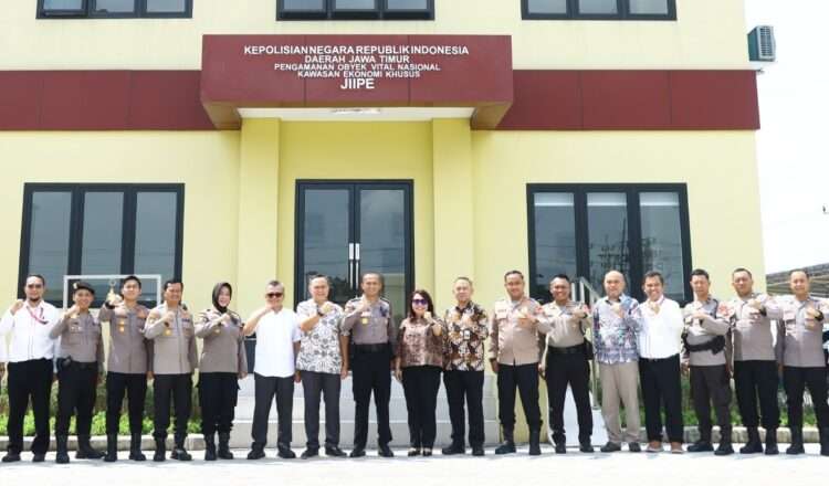 JIIPE Serahkan Kantor Polisi Khusus untuk Perkuat Pengamanan Obvitnas di Gresik