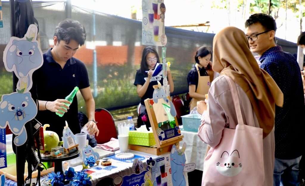 Mahasiswa Ubaya Bangun Bisnis Kreatif dan Peduli Lingkungan Lewat UnnoFest 2026